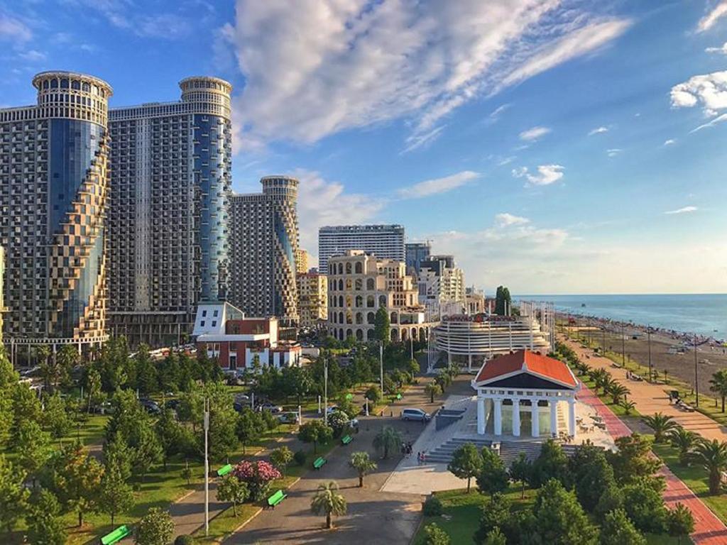 Orbi Sea Towers Block G Apartment บาทูมิ ภายนอก รูปภาพ
